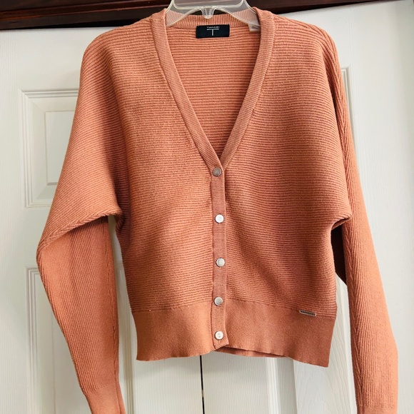 T Tahari Long Sleeve V-Neck Knit Sweater - Picture 1 of 6